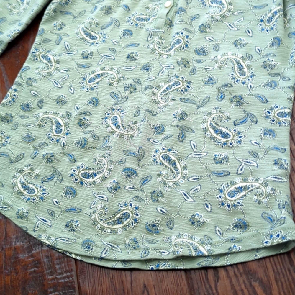 CHAPS I Sage Green & Blue Paisley Print Cotton Button Front Henley Shirt Top, S - Picture 9 of 12